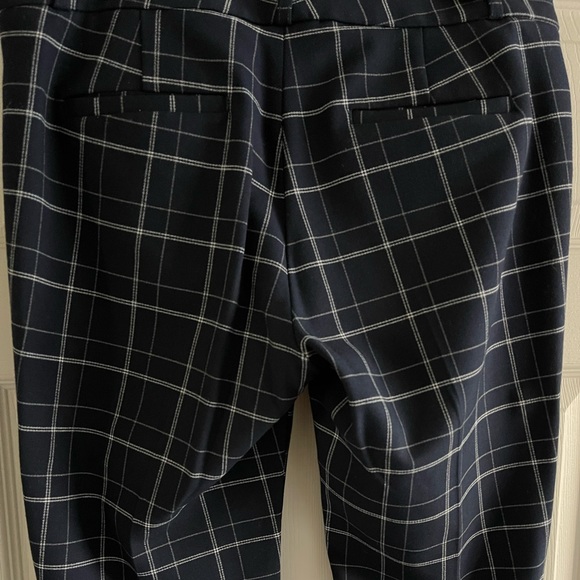 Banana Republic Sloan Fit Navy Plaid Ankle Pants (size 8) - Picture 9 of 14
